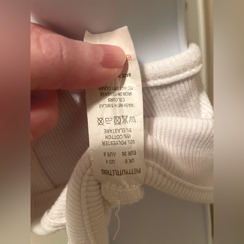 NWOT PrettyLittleThing new white corset style crop - Picture 4 of 4